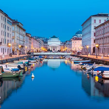 Trieste's House Superior بيت ضيافة ترييستي